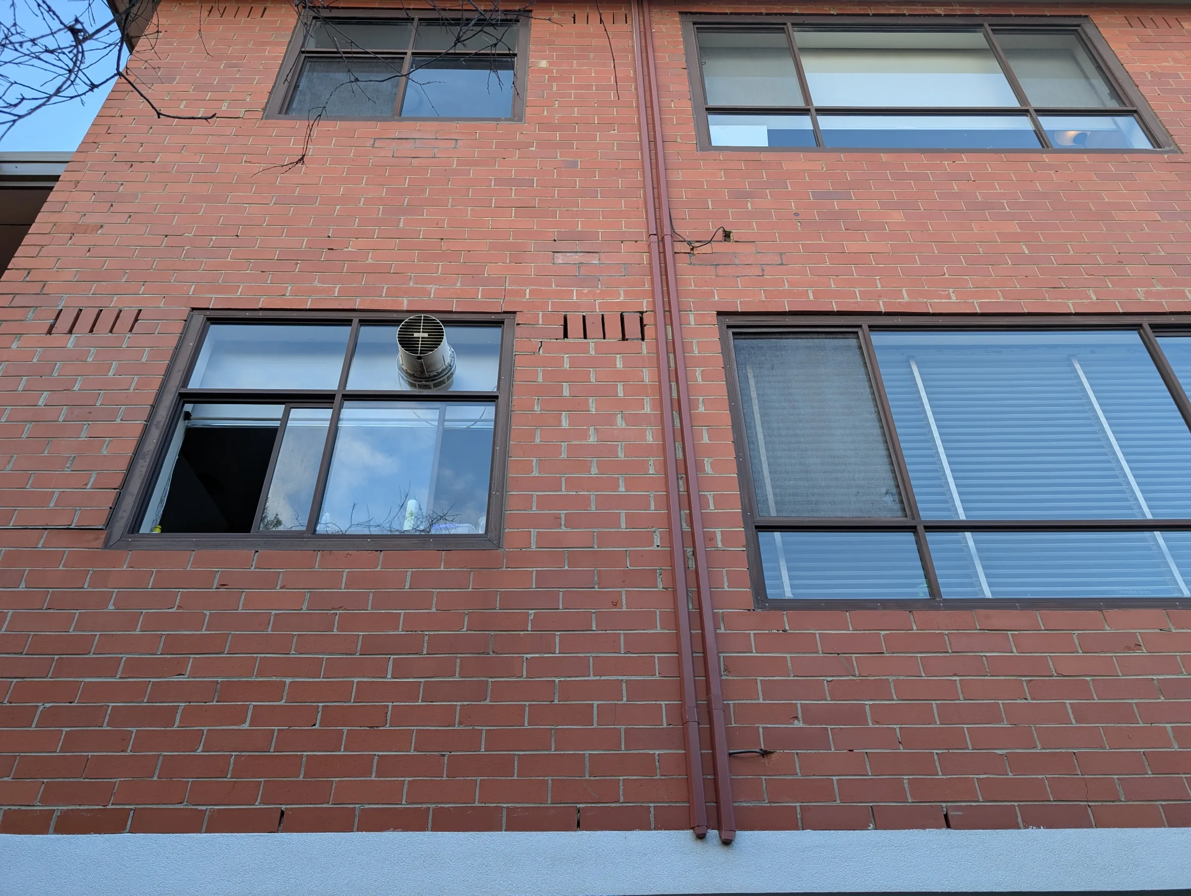 Step cracking and previous repairs provided valuable clues during the investigation.