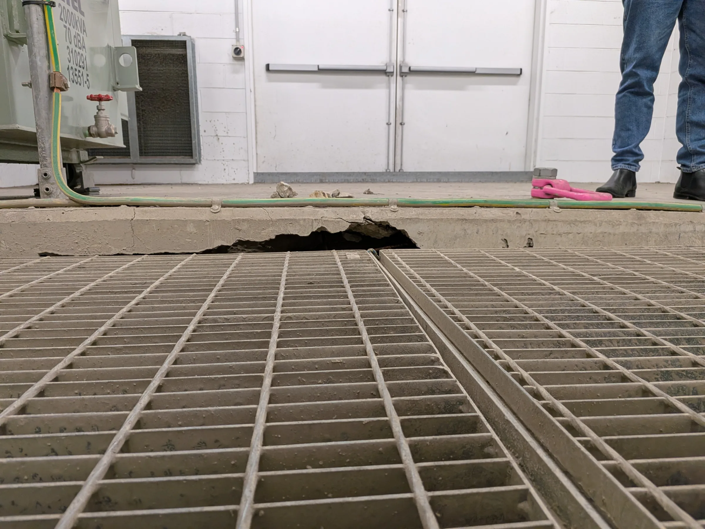 Despite the severity of the visible damage, the condition appeared historical and stable.