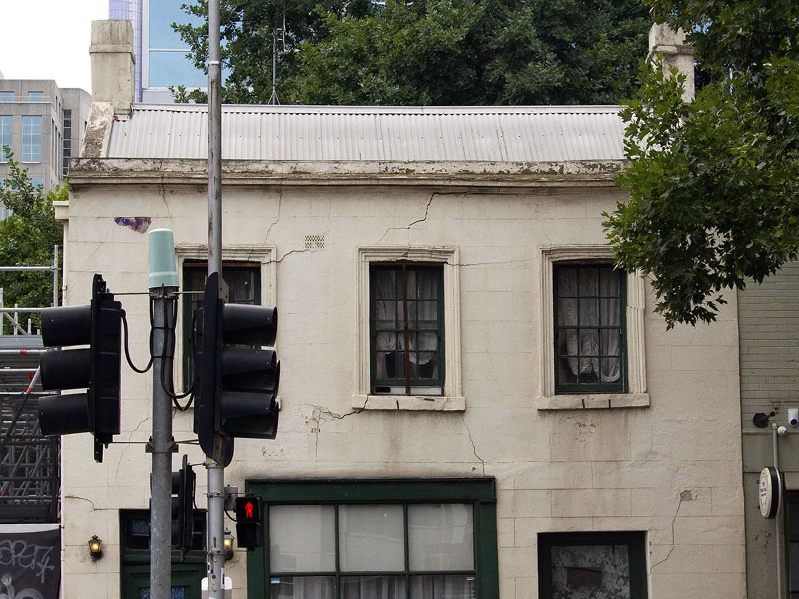 The house is located at a prominant corner on the fringers of the Melbourne CBD and has quite a cult following